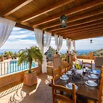 Villa Flores *